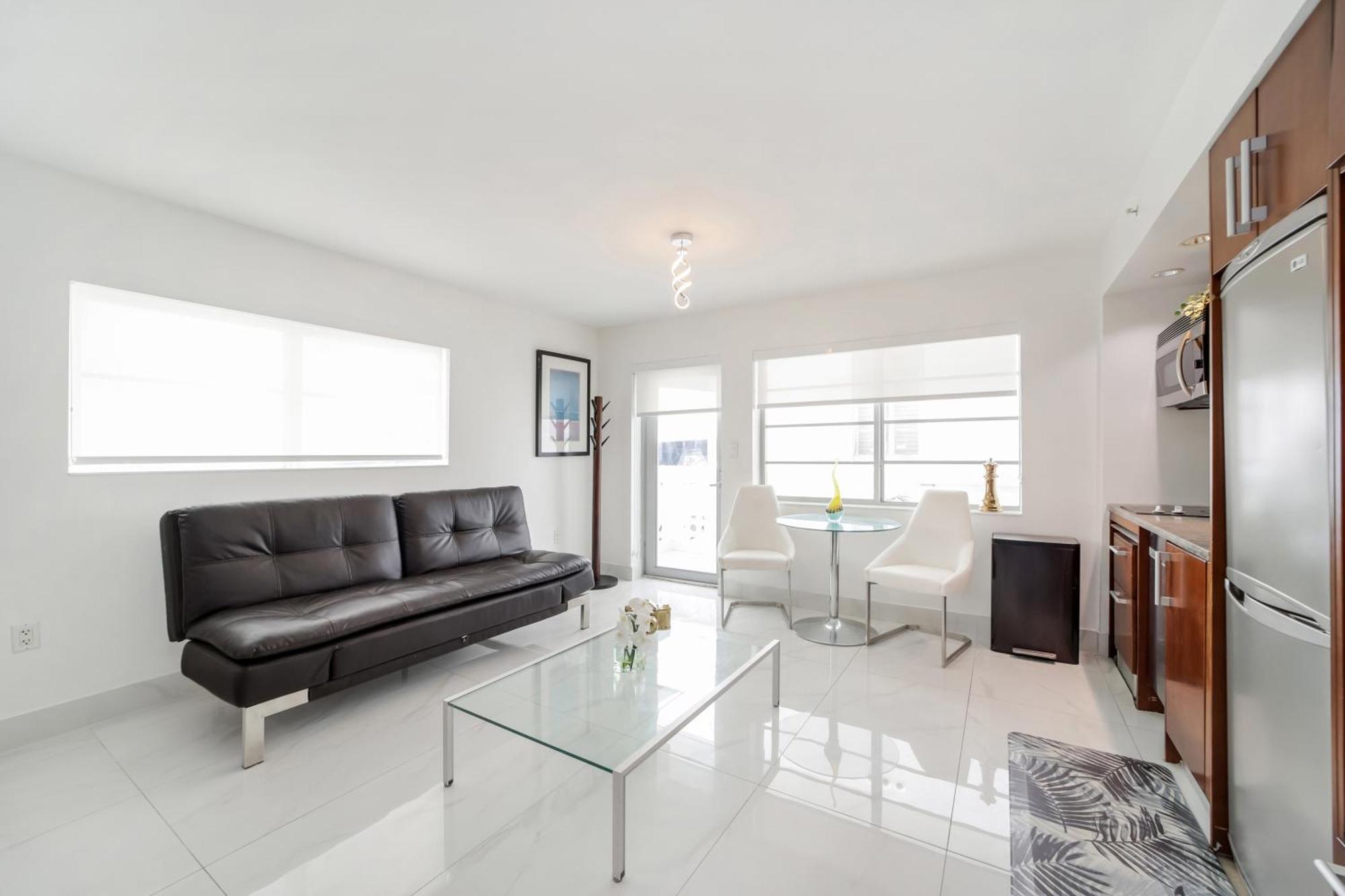 ميامي بيتش Strand Ocean Drive Suites الغرفة الصورة