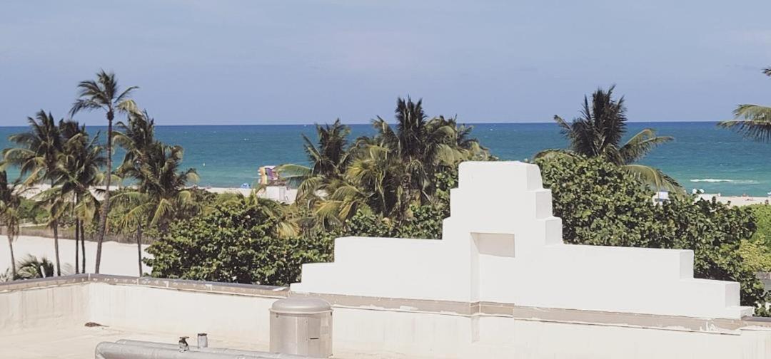 ميامي بيتش Strand Ocean Drive Suites الغرفة الصورة