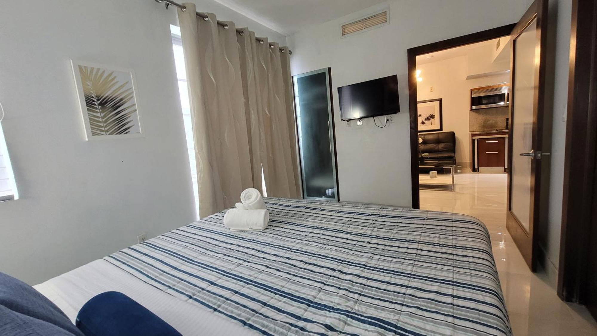 ميامي بيتش Strand Ocean Drive Suites الغرفة الصورة